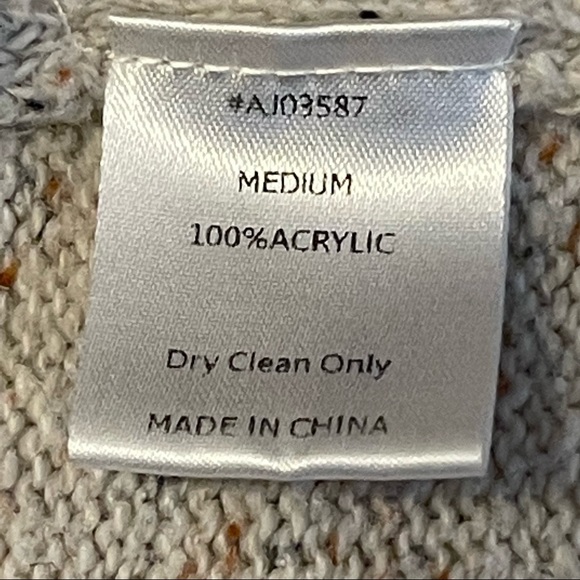 Lumiere Ivory Open Long Sleeve Sweater Size Medium - Picture 7 of 9